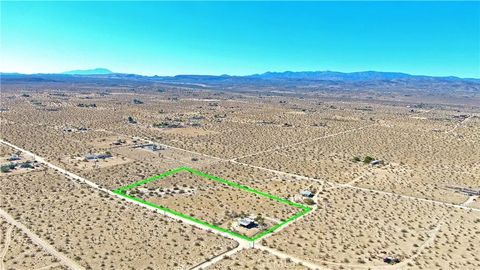 Tiny photo for 5969 Lorraine Road, Landers, CA 92285 (MLS # JT25255272)