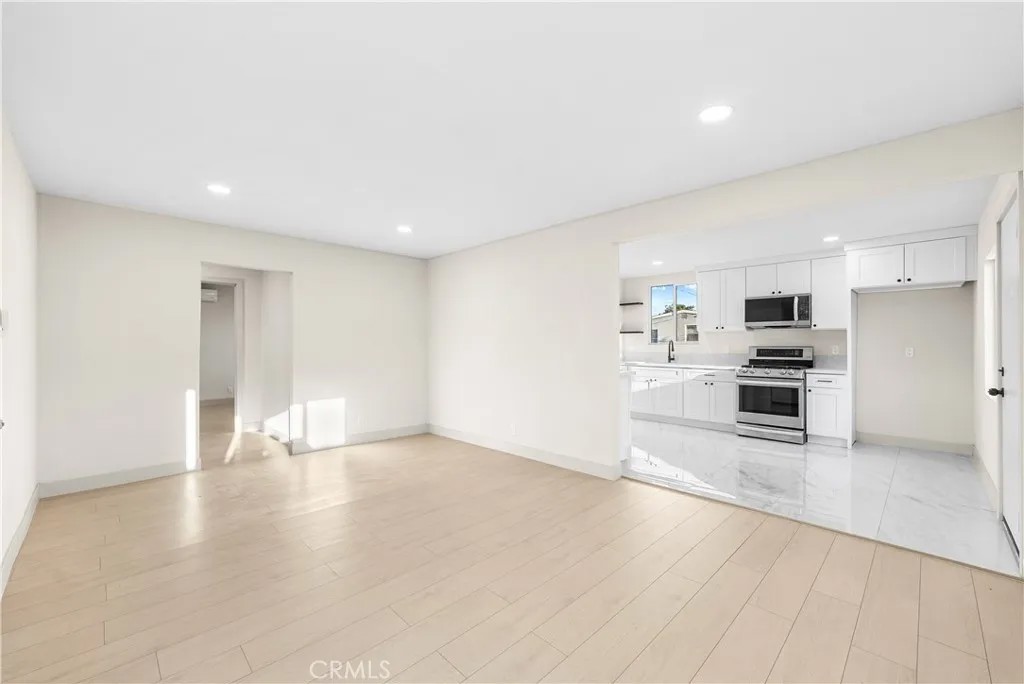 1814 E Avenue Q11