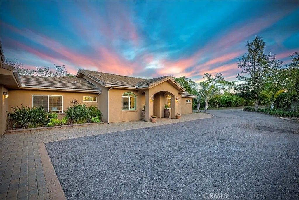 Photo of 1986 Grey Rabbit Hollow Lane, Fallbrook, CA 92028 (MLS # ND25266889)