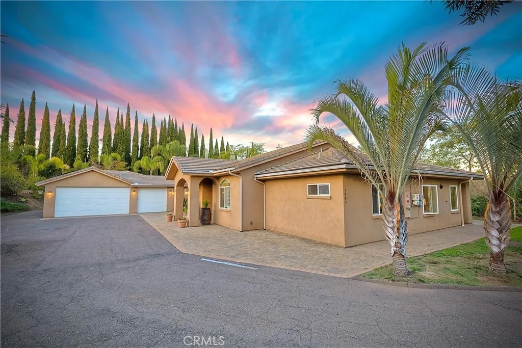 1986 Grey Rabbit Hollow Lane