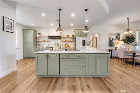 1986 Grey Rabbit Hollow Lane Fallbrook CA 92028