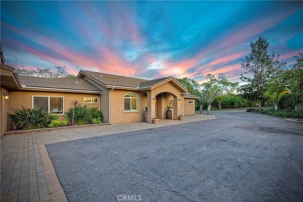 Photo of 1986 Grey Rabbit Hollow Lane, Fallbrook, CA 92028 (MLS # ND25266889)