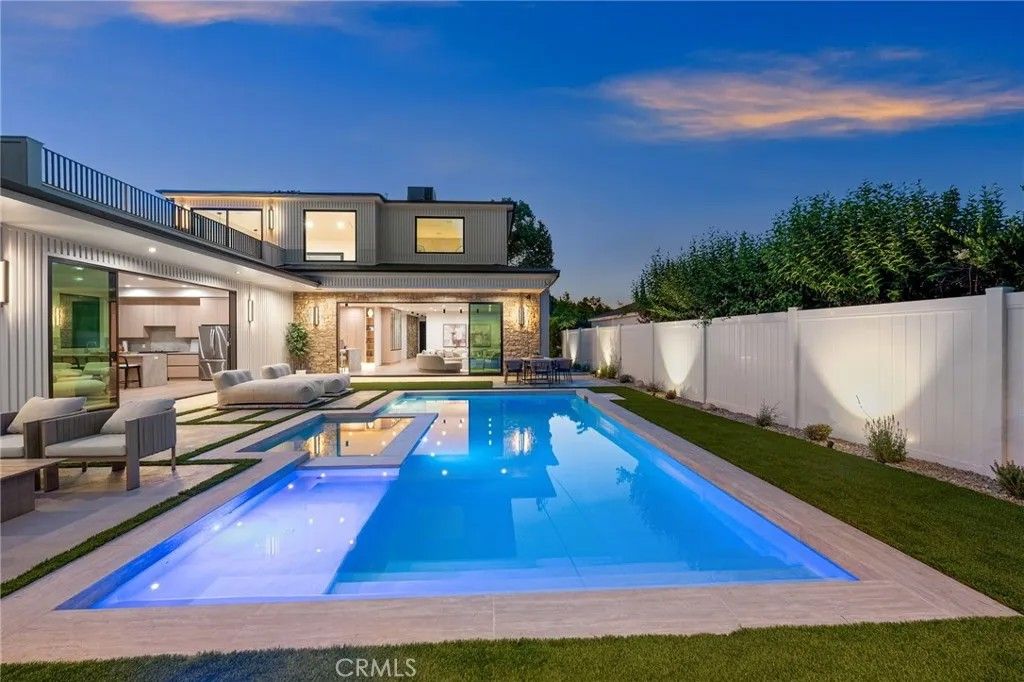 Photo of 16728 Morrison Street, Encino, CA 91436 (MLS # SR25270946)