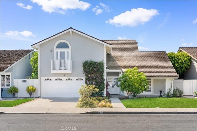 17 Blazing Star, Irvine