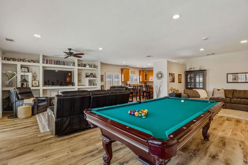 83203 Broadmoor Drive