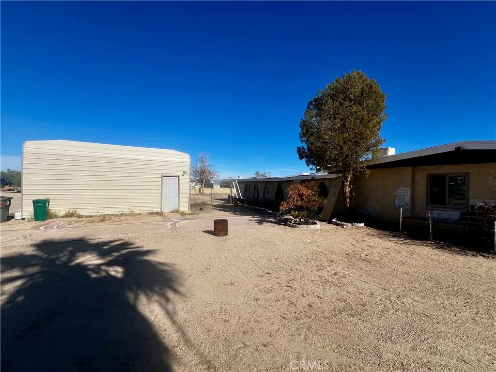 74284 El Paseo Drive