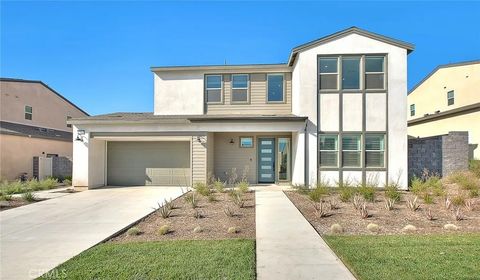 15842 Butterfly Fontana CA 92336