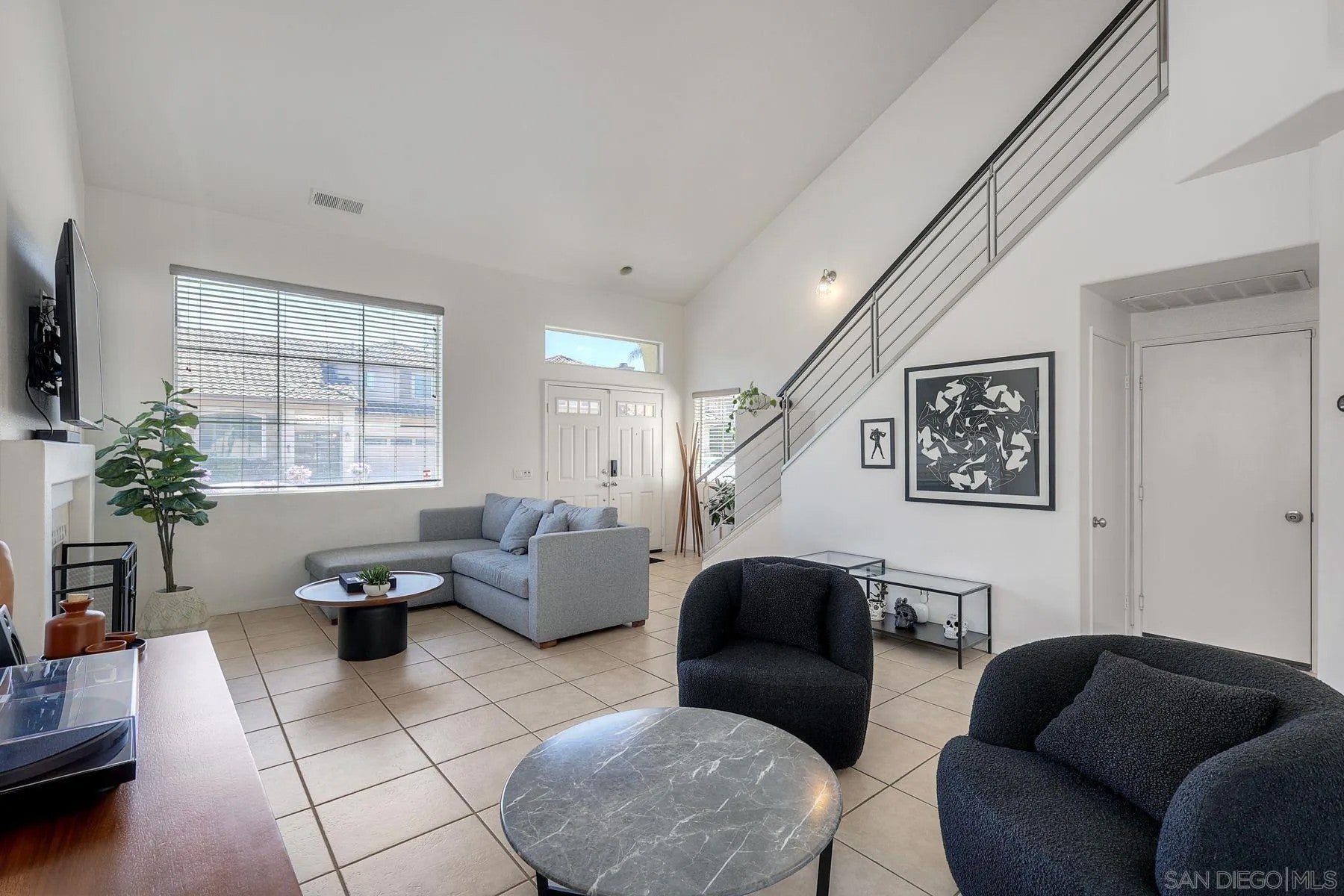 1084 Forest Lake