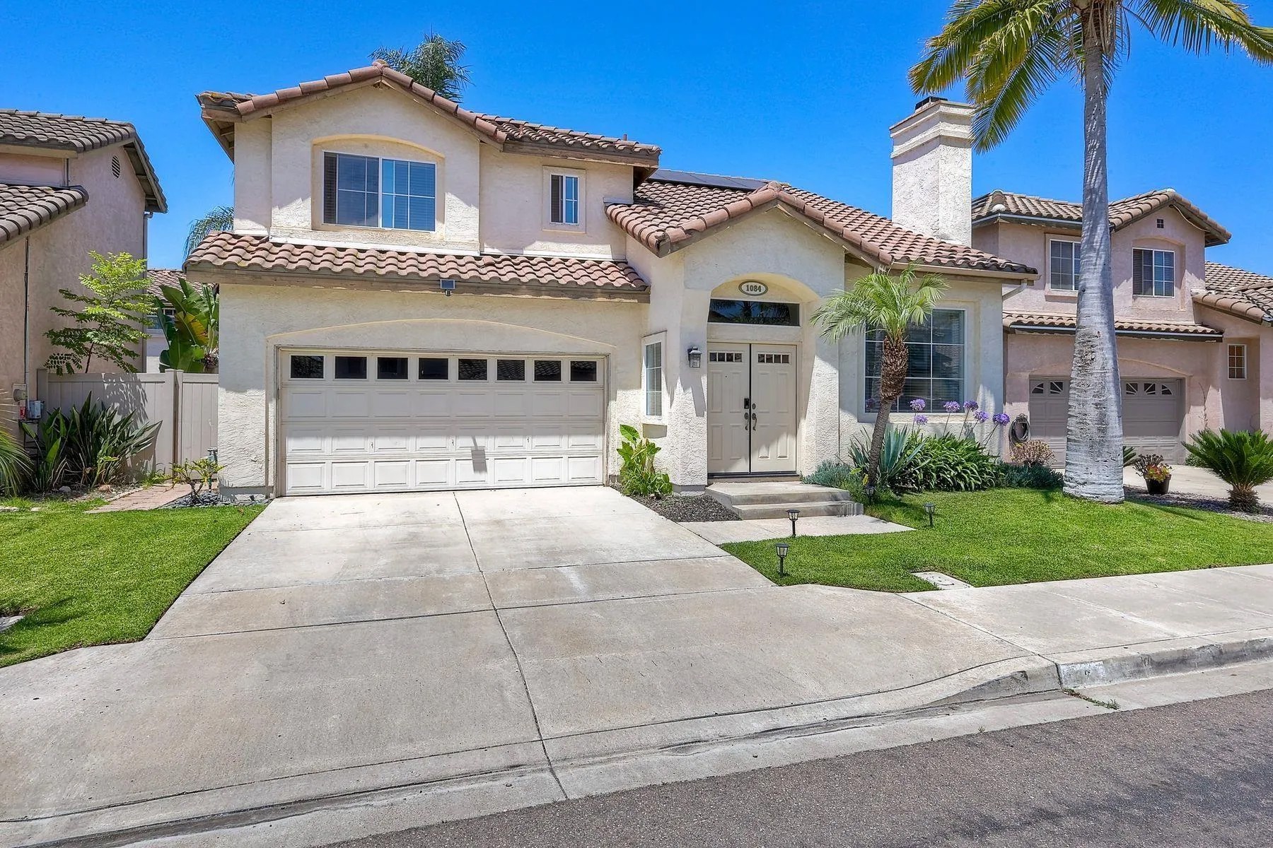1084 Forest Lake