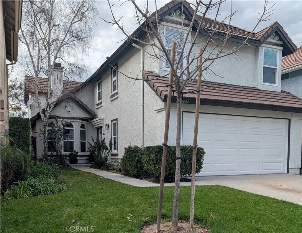Photo of 26921 Terri Drive, Canyon Country, CA 91351 (MLS # SR26006508)