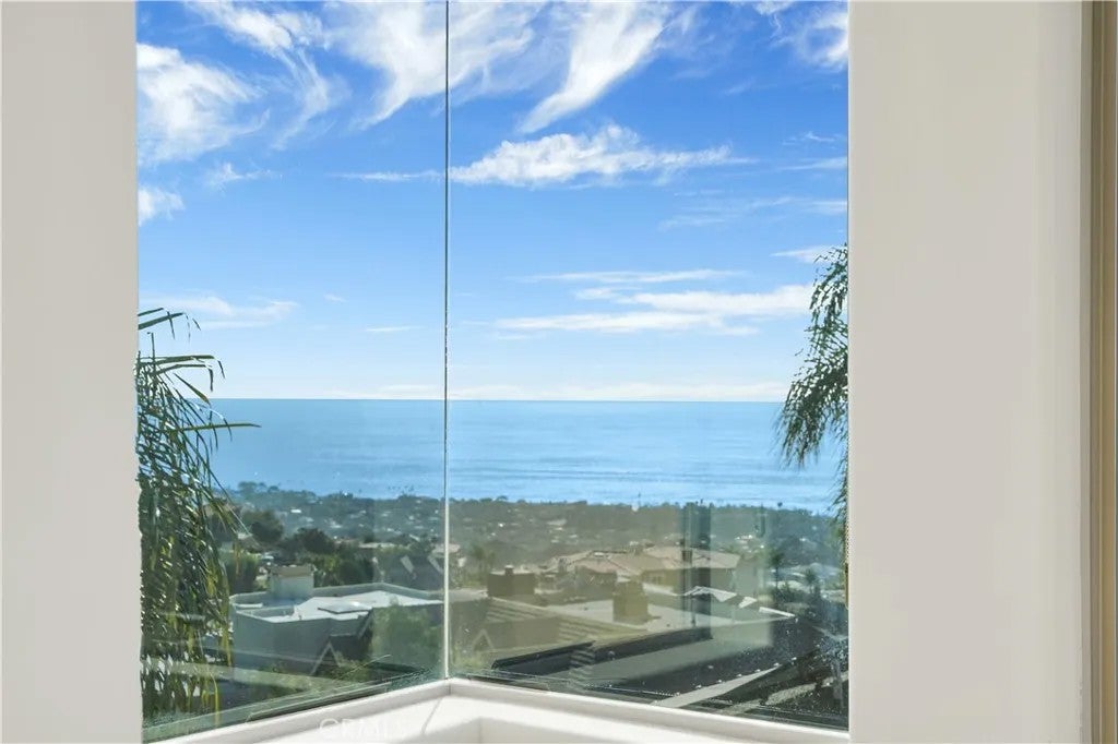 66 Marbella