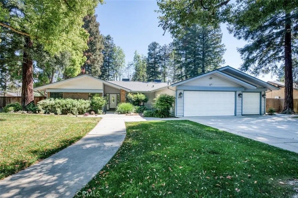 Photo of 6702 N Dolores Ave, Fresno, CA 93711 (MLS # FR26068600)