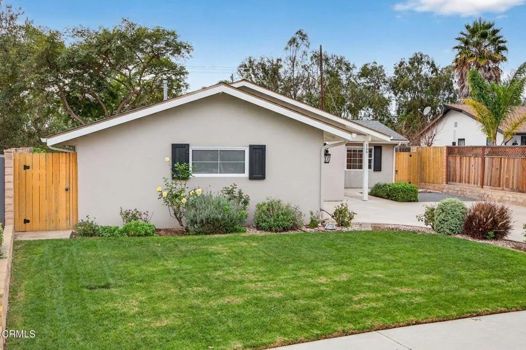 Photo of 165 Hoover Avenue, Ventura, CA 93003 (MLS # V1-34530)