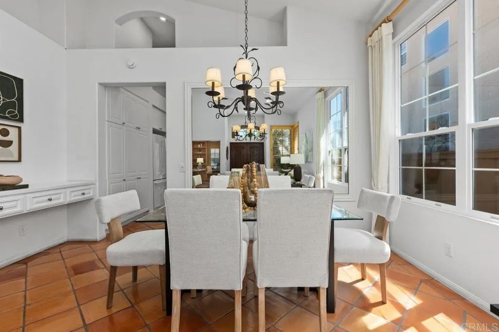 5365 Caminito Exquisito