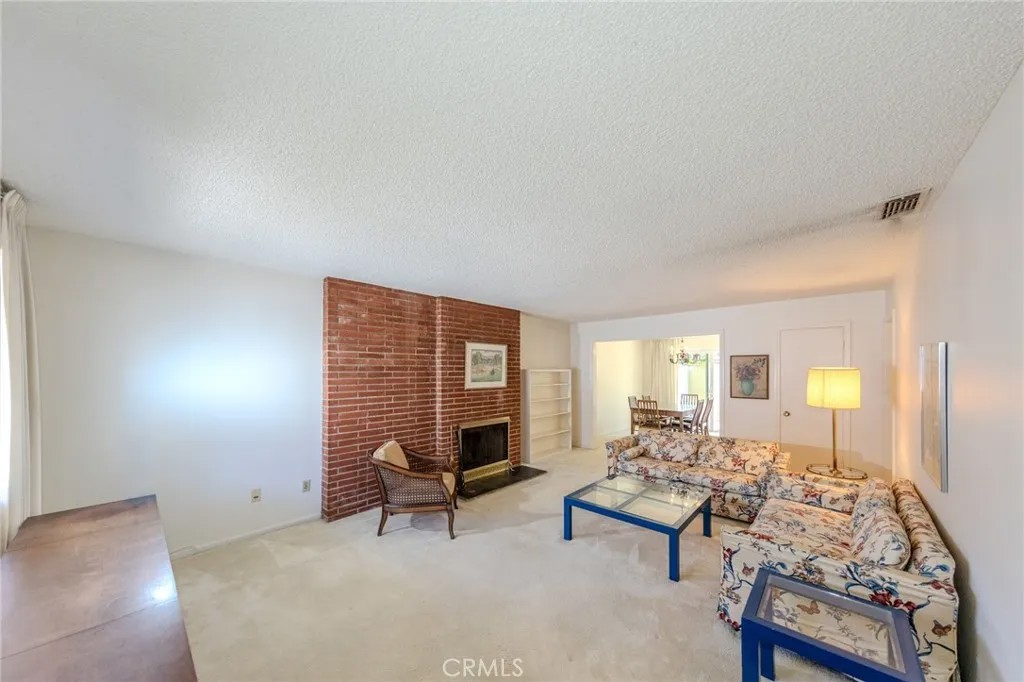 1356 Victoria D