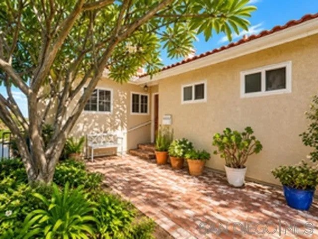 2128 Galveston