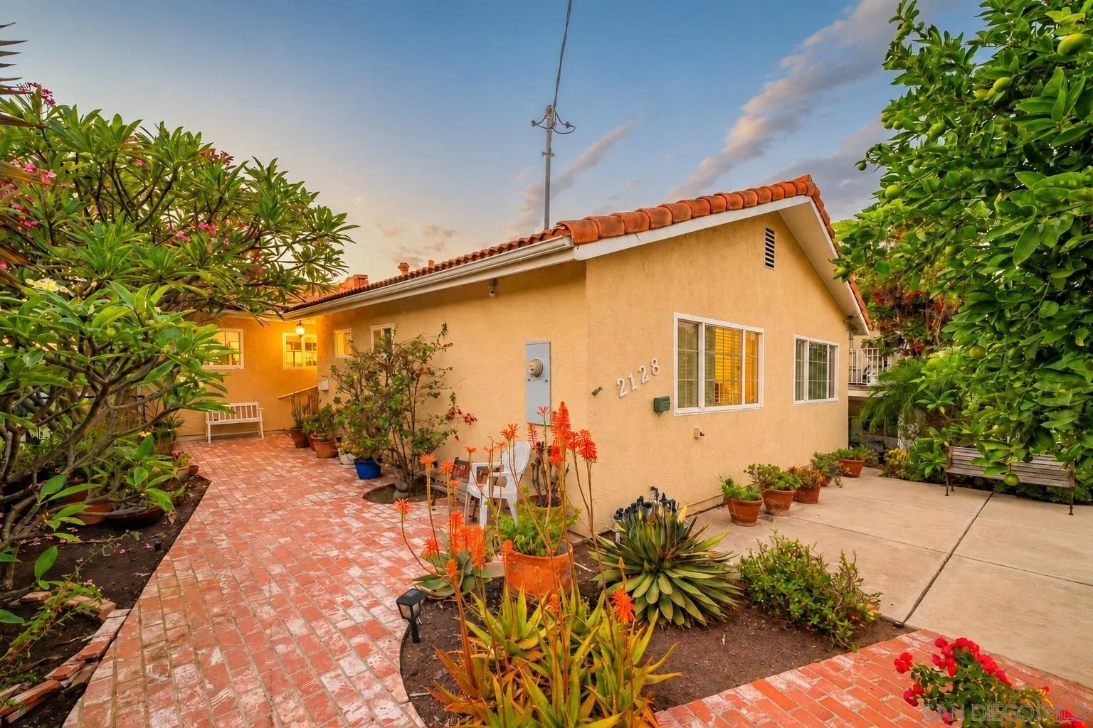 2128 Galveston
