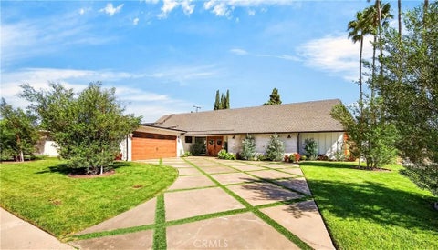 Photo of 3031 E Elgin PL, Orange, CA 92869 (MLS # SB26191959)