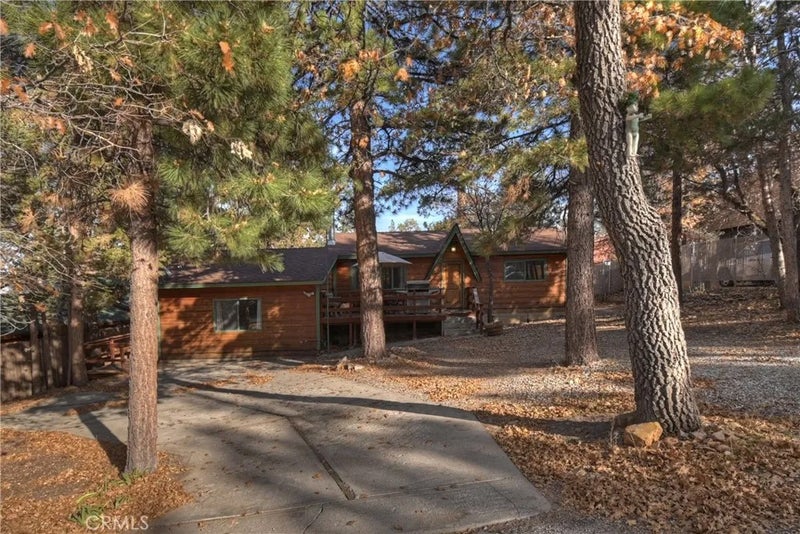 811 Leonard Lane