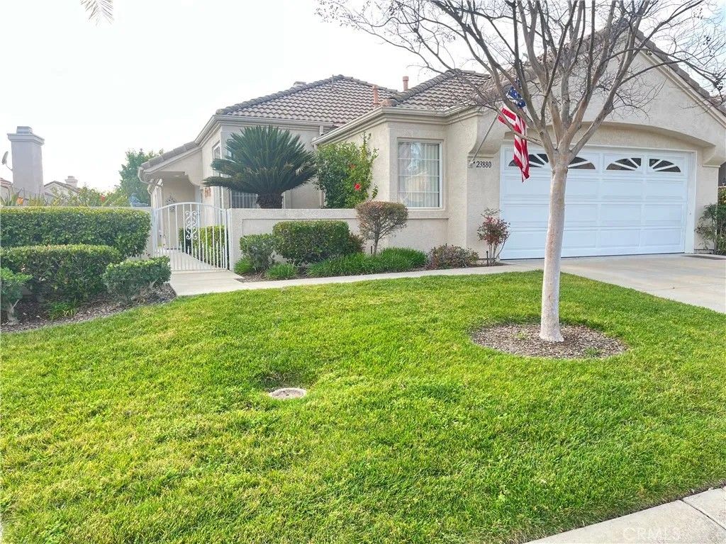Photo of 23880 Via Pamilla, Murrieta, CA 92562 (MLS # SW26028293)