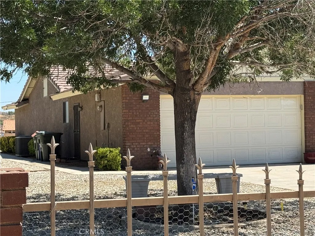 14861 Riverside