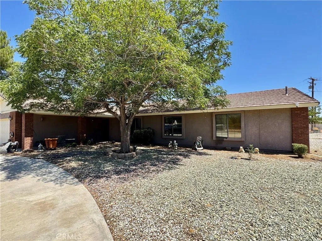 14861 Riverside