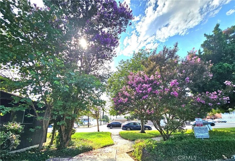 7552 Corbin Avenue 4