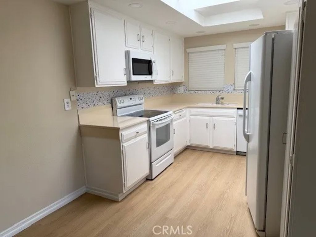 Photo of 3145 Via Vista #O, Laguna Woods, CA 92637 (MLS # OC25268007)