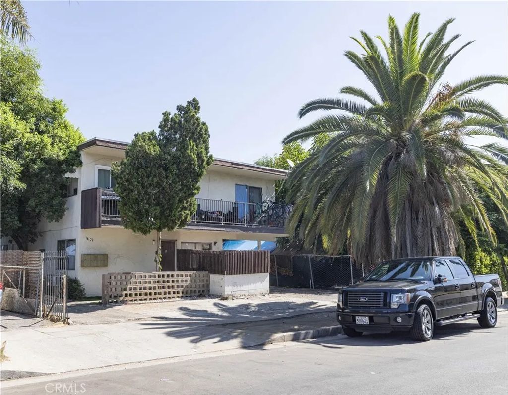 Photo of 14109 Erwin Street, Van Nuys, CA 91401 (MLS # SR26011003)