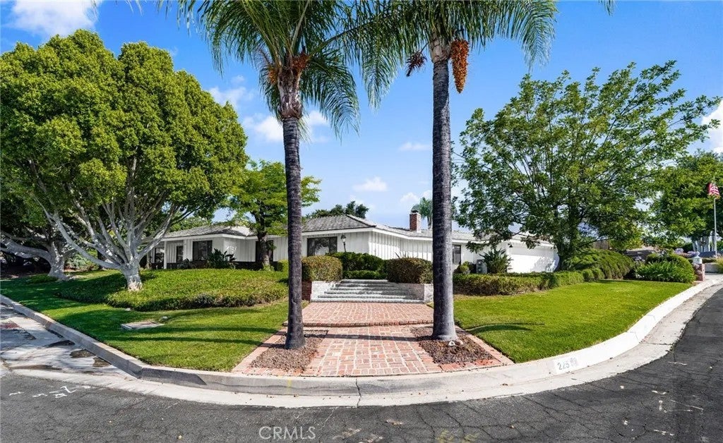 225 Summit Road