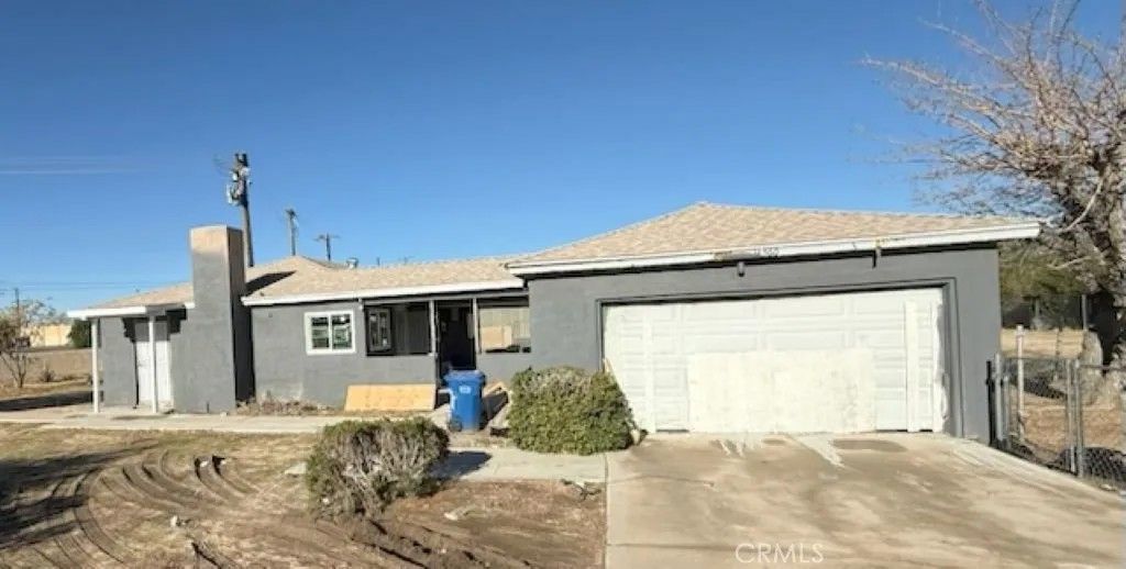 Photo of 14560 Mesa Dr, Victorville, CA 92395 (MLS # DW25269877)