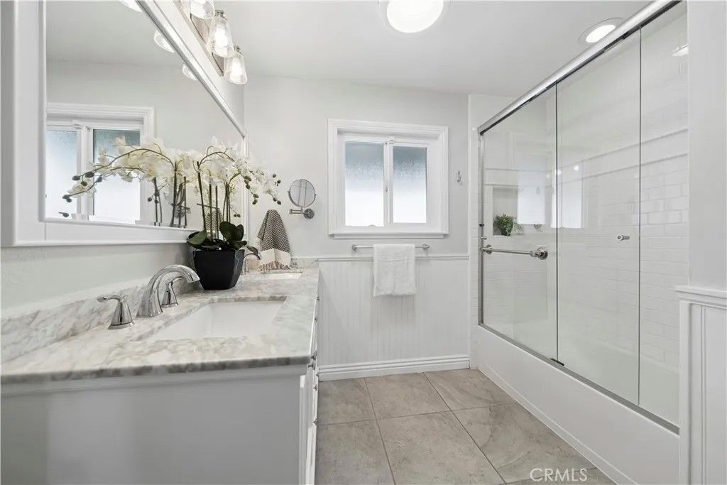 Photo of 2414 Niagara Way, Costa Mesa, CA 92626 (MLS # OC26068996)