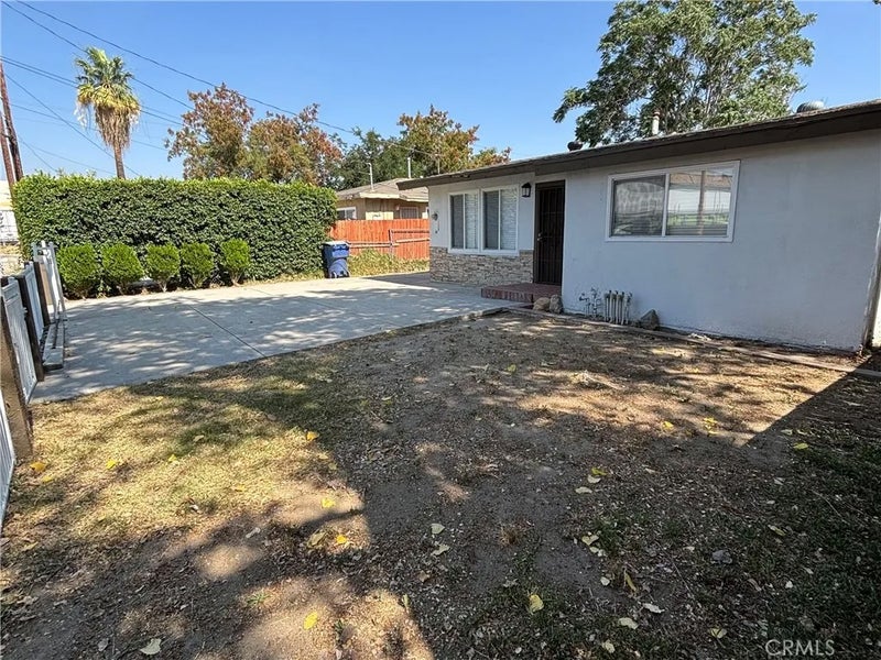 885 San Jacinto