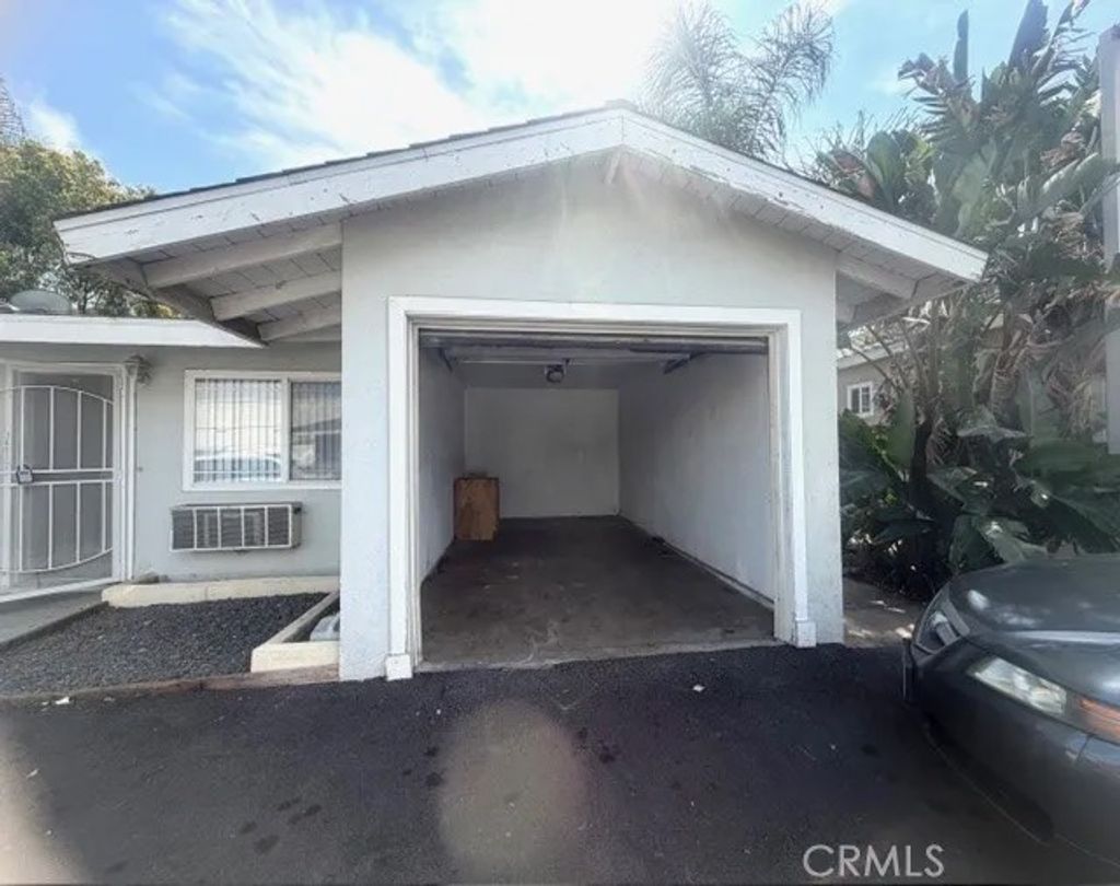 Photo of 10553 Poplar Street, Loma Linda, CA 92354 (MLS # WS26001708)