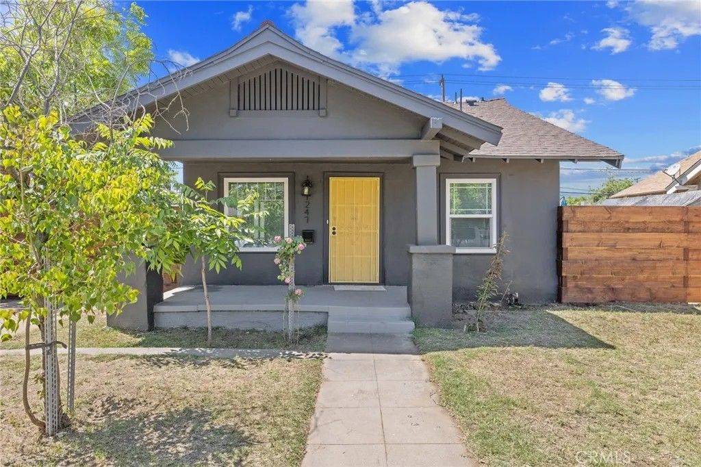 Photo of 1247 N Ferger Avenue, Fresno, CA 93728 (MLS # FR26085589)