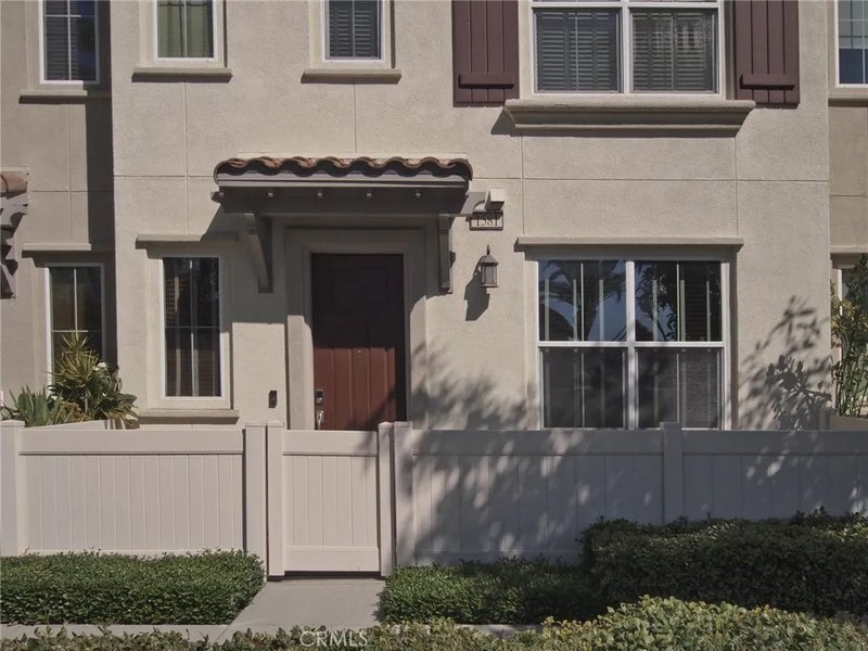 1581 E Lincoln