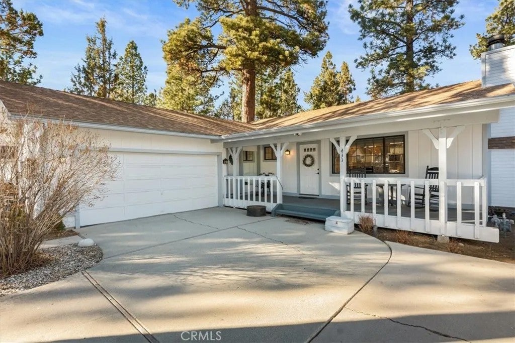 433 E Barker