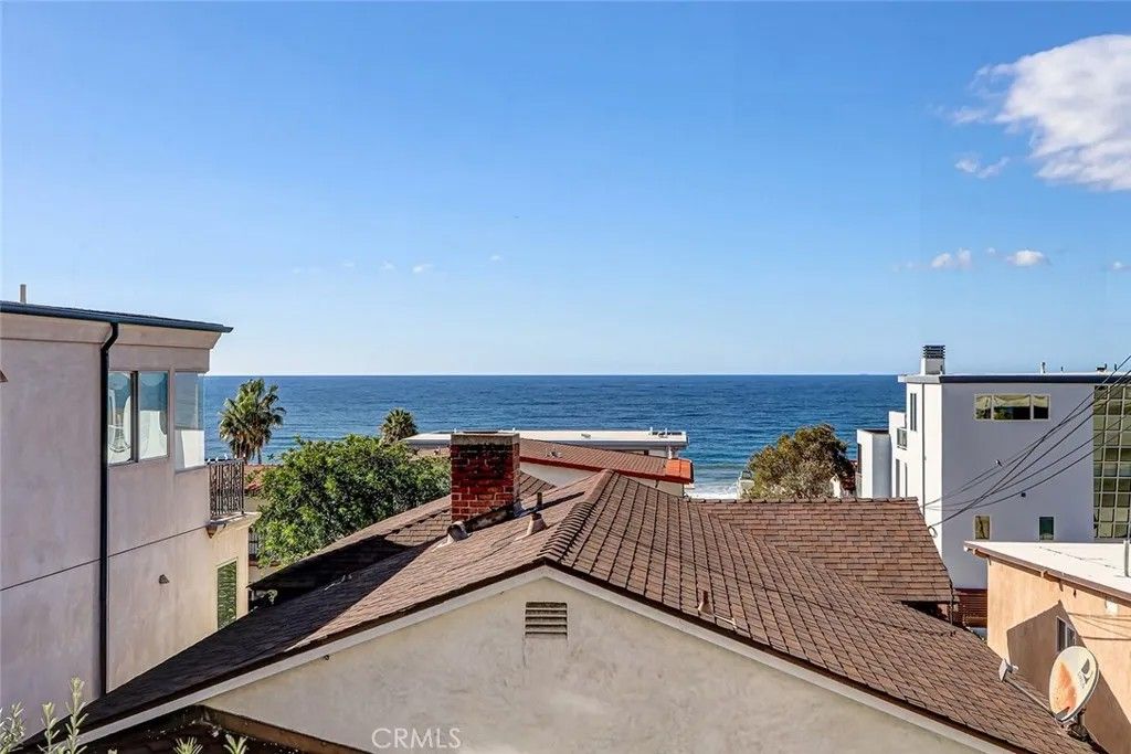 Photo of 2907 Crest Drive, Manhattan Beach, CA 90266 (MLS # SB26004917)