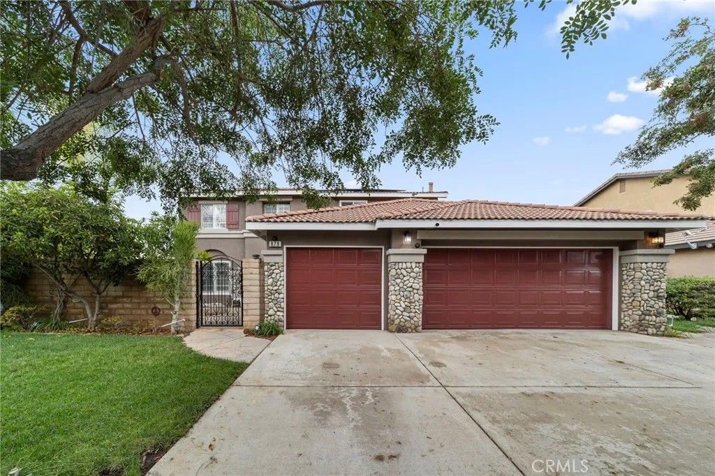 Photo of 879 Derby St, Corona, CA 92882 (MLS # IG25258701)