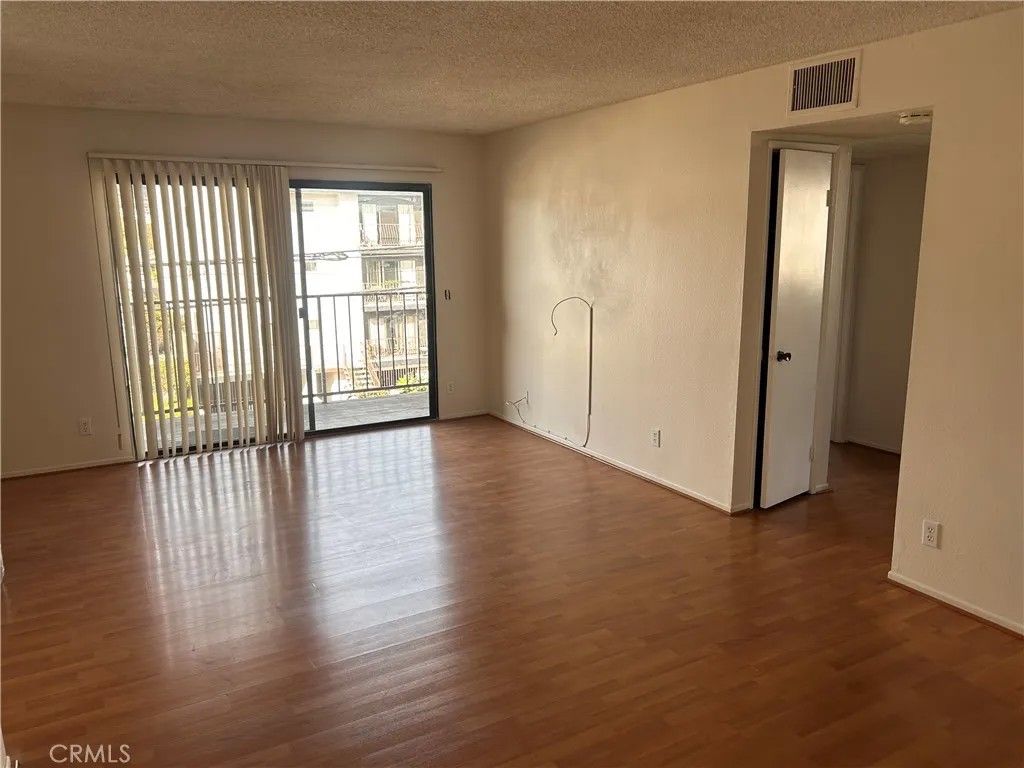 Photo of 822 E Lomita Avenue #5, Glendale, CA 91205 (MLS # CV26028364)