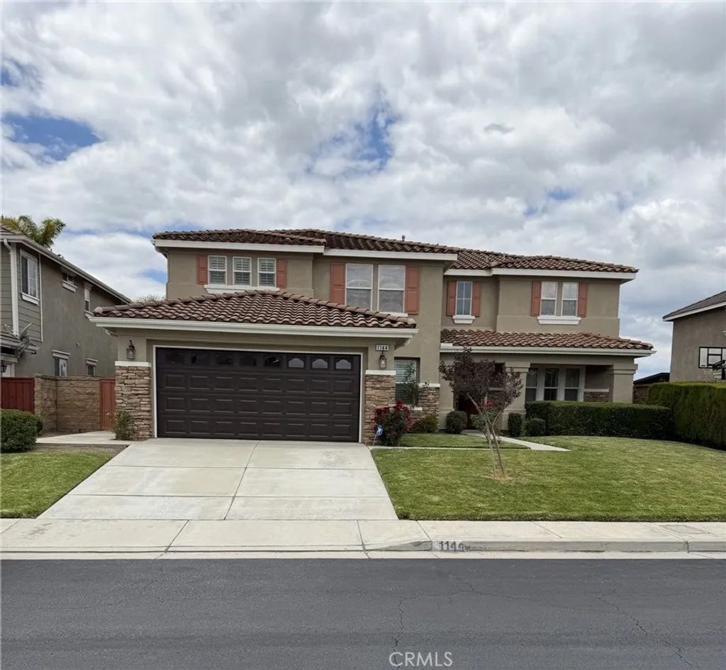 Photo of 1144 Garland Way, Corona, CA 92879 (MLS # SW26120884)