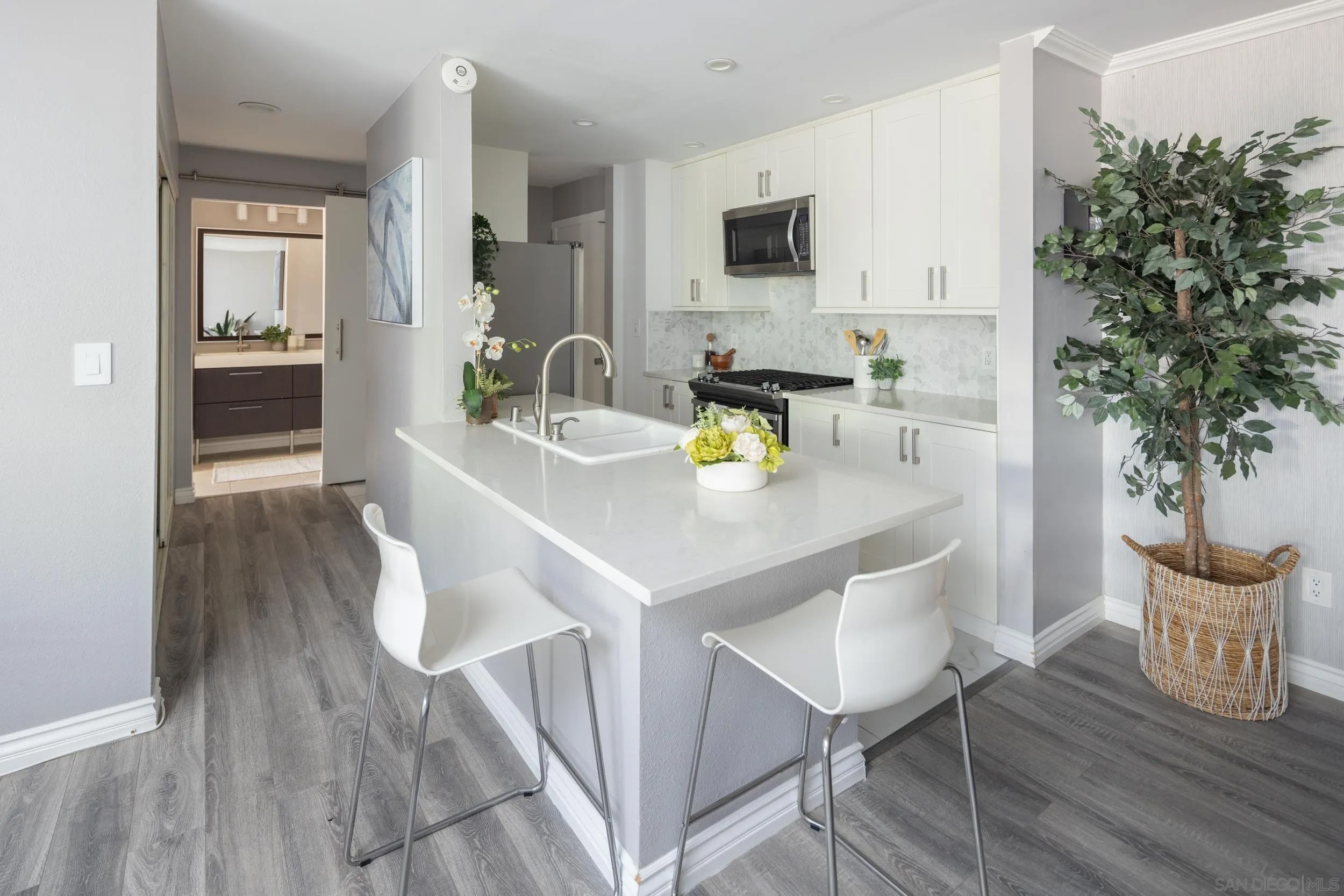 1621 Hotel Cir E228