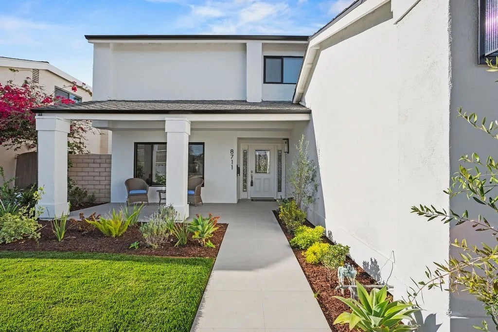 8711 Larkport Drive