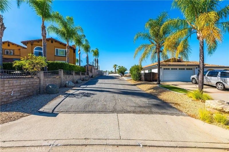 22475 Loch Lomond Drive