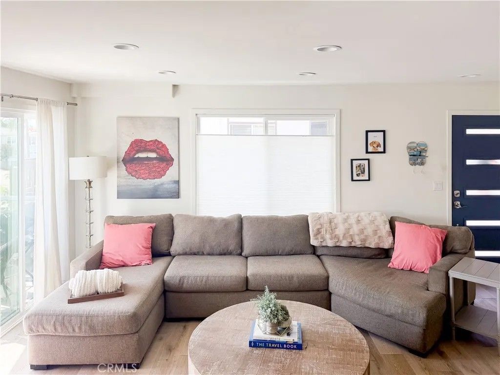 Photo of 244 W Canada #B, San Clemente, CA 92672 (MLS # OC25238334)