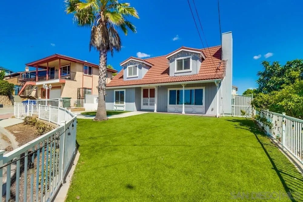 Photo of 1011 La Mesa Ave, Spring Valley, CA 91977 (MLS # 260024336)