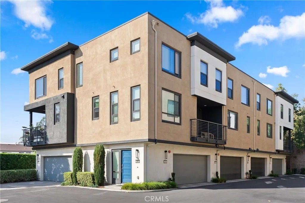 Photo of 2882 N Glassell St, Orange, CA 92865 (MLS # PV25269619)