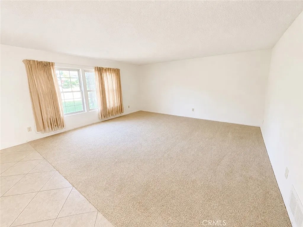 139 E Cypress