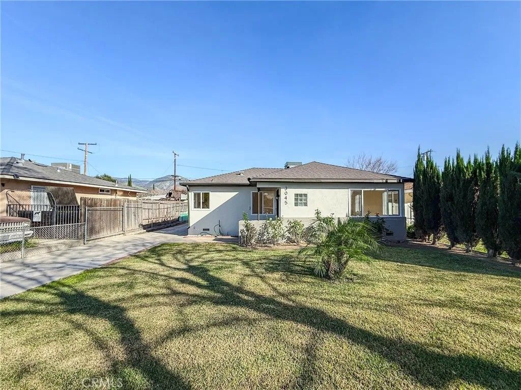 Photo of 3045 Casa Loma Dr, San Bernardino, CA 92404 (MLS # AR26022724)