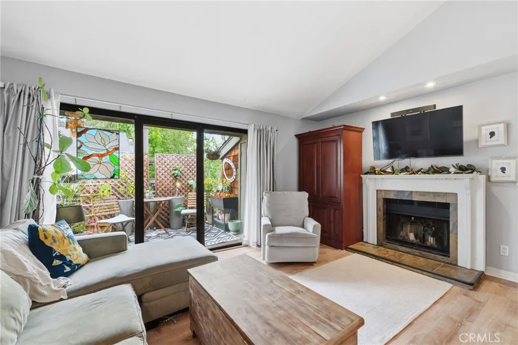 3408 La Terrace
